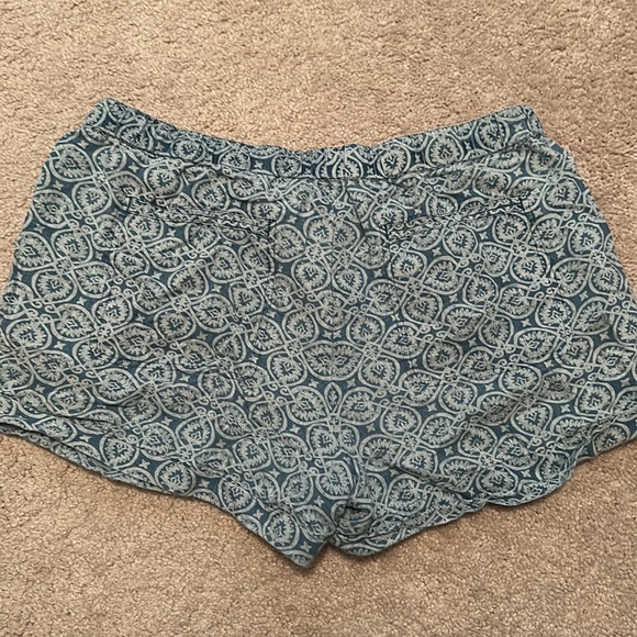 Vineyard Vines Linen Shorts - Picture 3 of 3